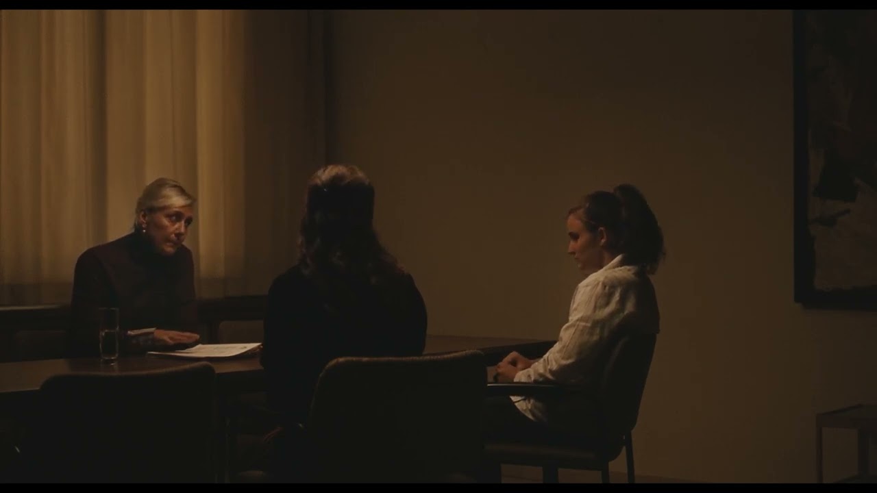 Julie ha un segreto, film di Leonardo Van Dijl - Clip 2