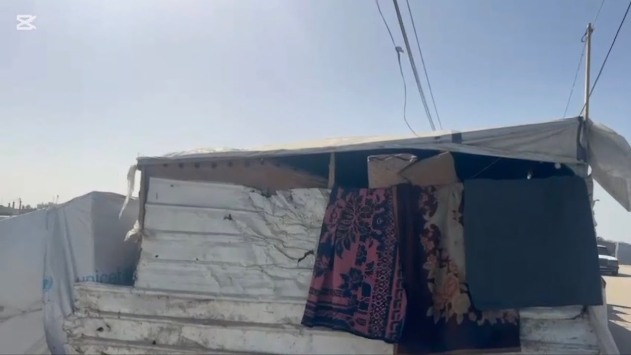  نحن هنا نعيش شاطئ بحر غزة الشتاء دخل خيمتنا والبرد  قاسٍ ونحتاج العون نداء إنساني من القلب 🇵🇸⛺🌨🌊