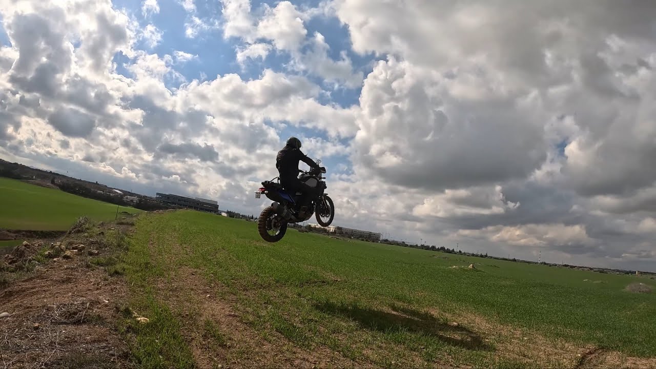 Yamaha Tenere 700, Africa twin, Kle 500 on steep uphill test