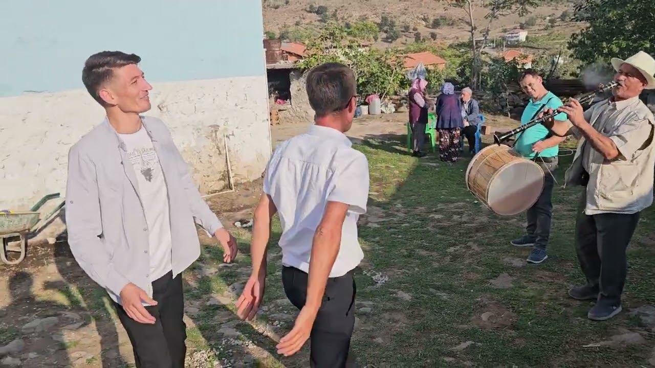 DEMİRCİ'nin SAĞNIÇ KÖYÜNDE TUNCAY BOZTAŞ'IN DÜĞÜN TÖRENİNDEN GÖRÜNTÜLER 21-09-2024