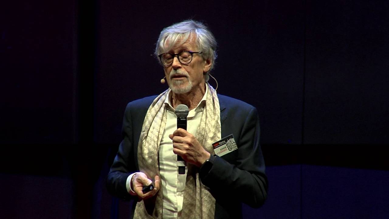 Основные правила изменения игры | Деррик де Керкхове | TEDxRoma