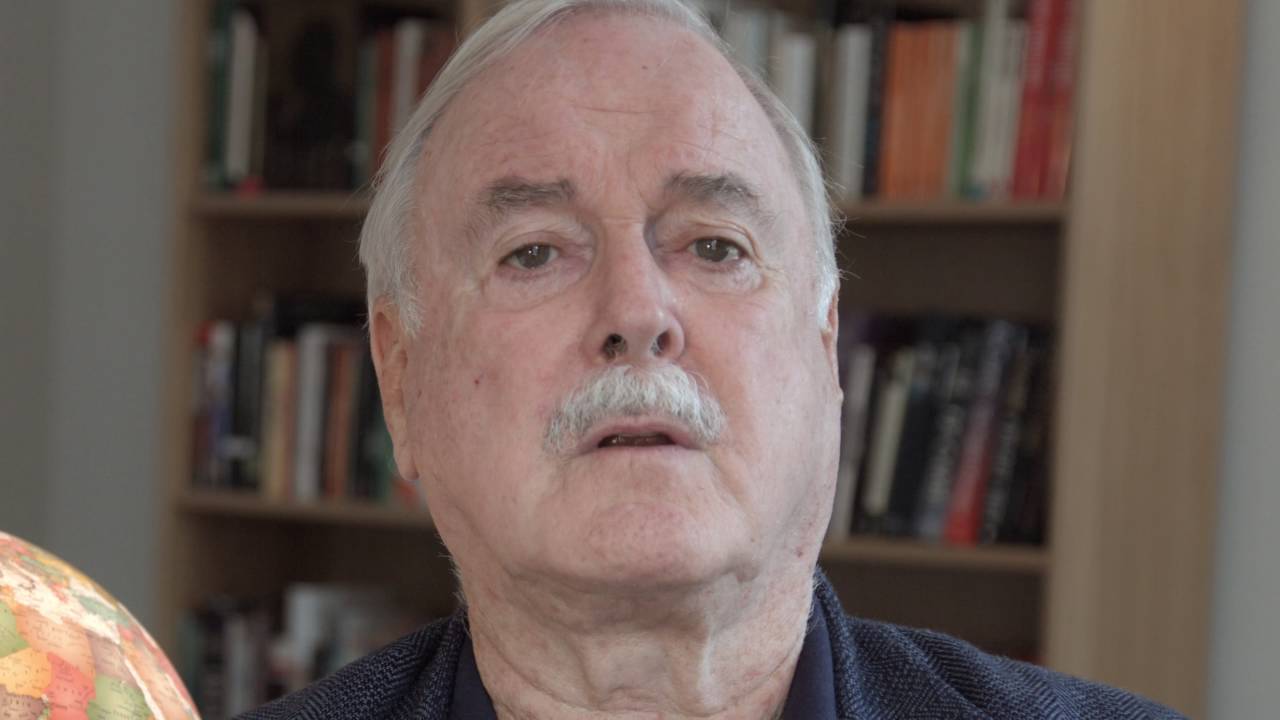 John Cleese - The Dead Planet Sketch (Born Free)
