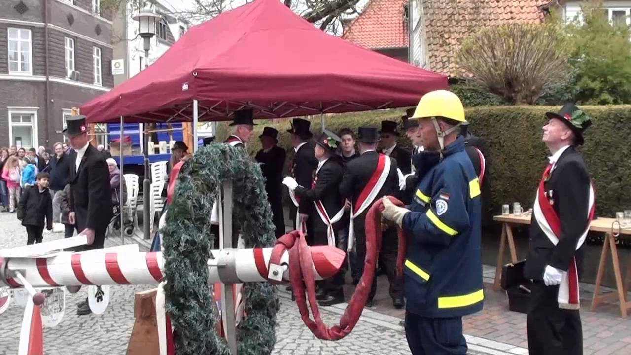 Maibaum setzen in Hoya den 01.05.2015 (DwM-Filmteam)