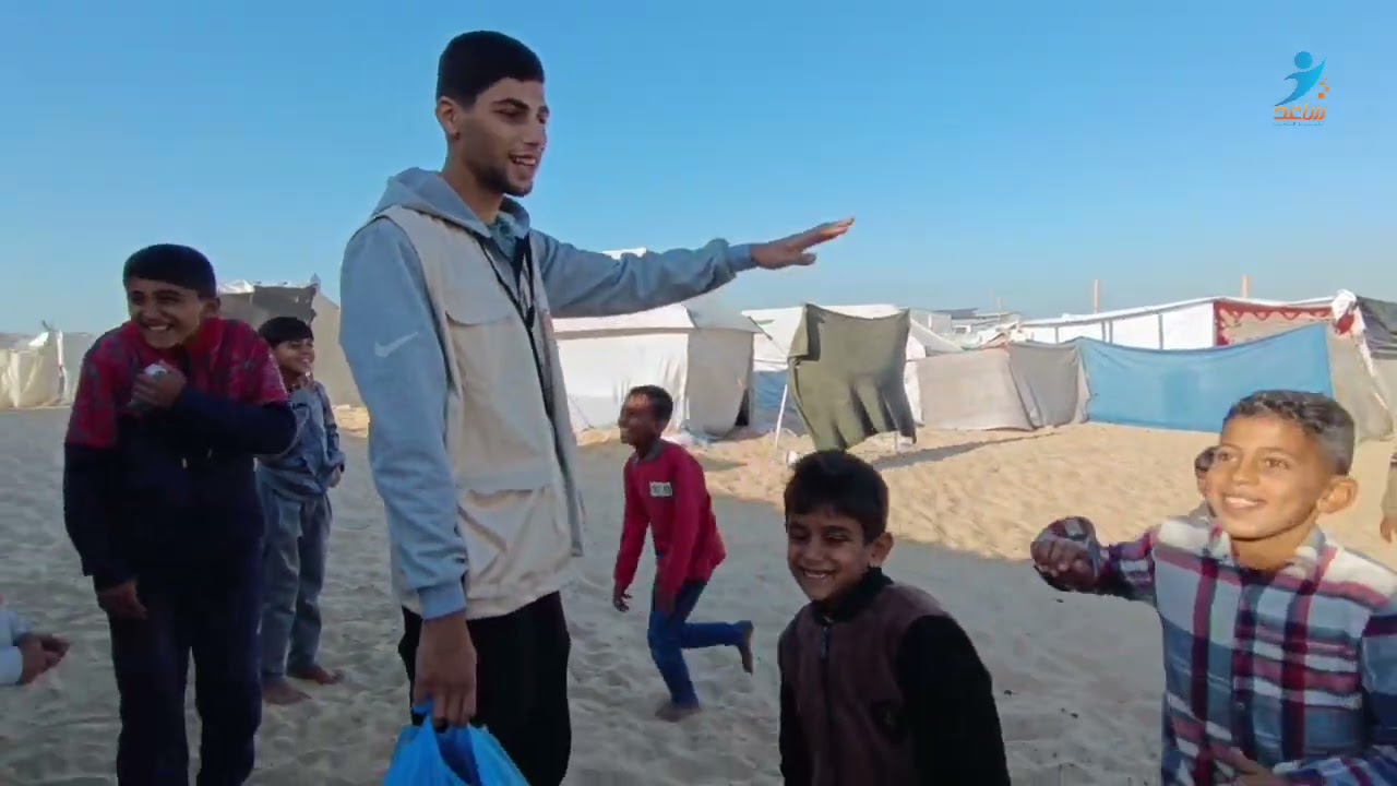 شاهد فرحة أطفال غزة بعد حصولهم على أحذية جديدة مع استمرار الإبادة #غزة