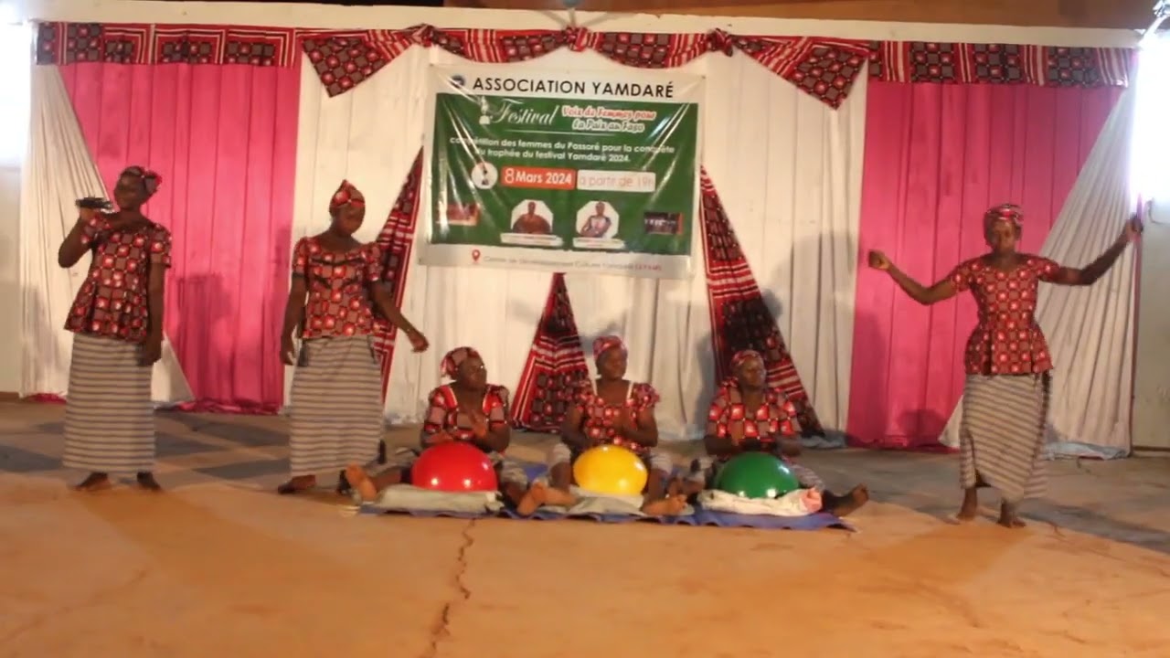 Troupe féminine de danse grand Samba /Passoré/ Burkina Faso