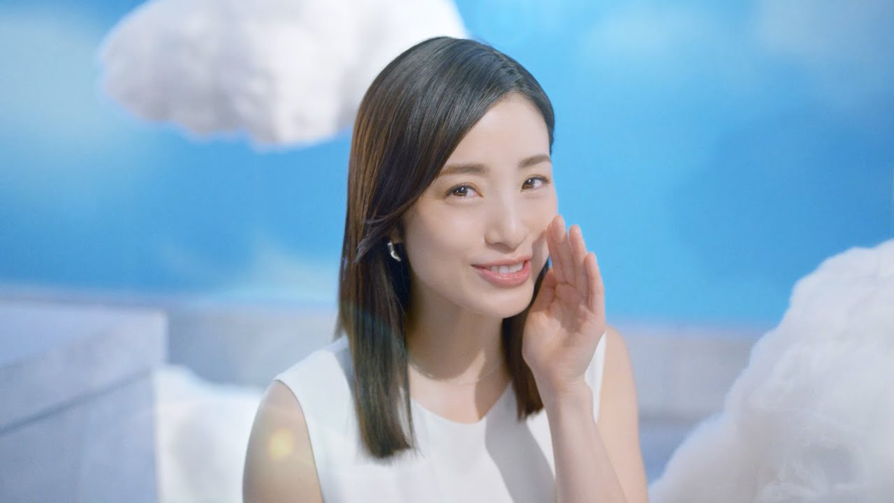 上戸彩、爽やか全身白衣装でCM登場！気になる紫外線ケアについても語る　「明治Wのスキンケアヨーグルト」新CM