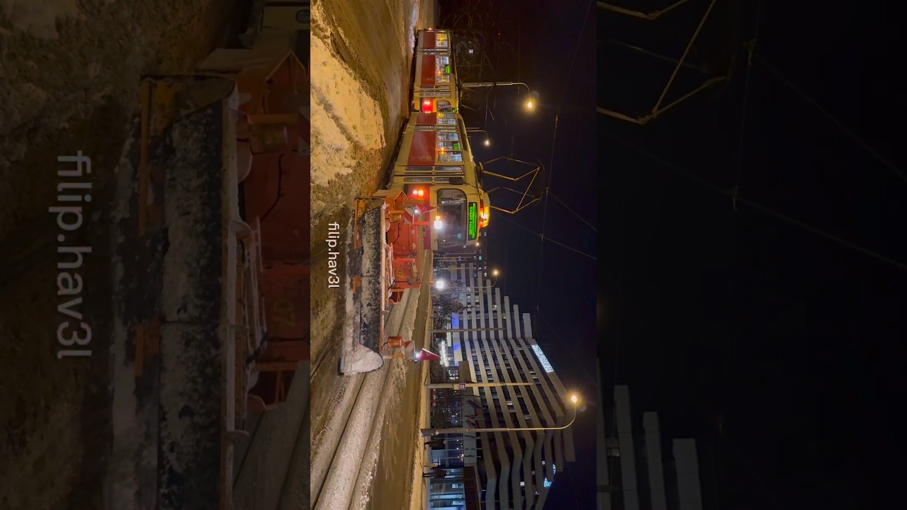 Sněžné pluhy druhý den v provozu! Prague tram snowplows second day in service! ❄️👌 