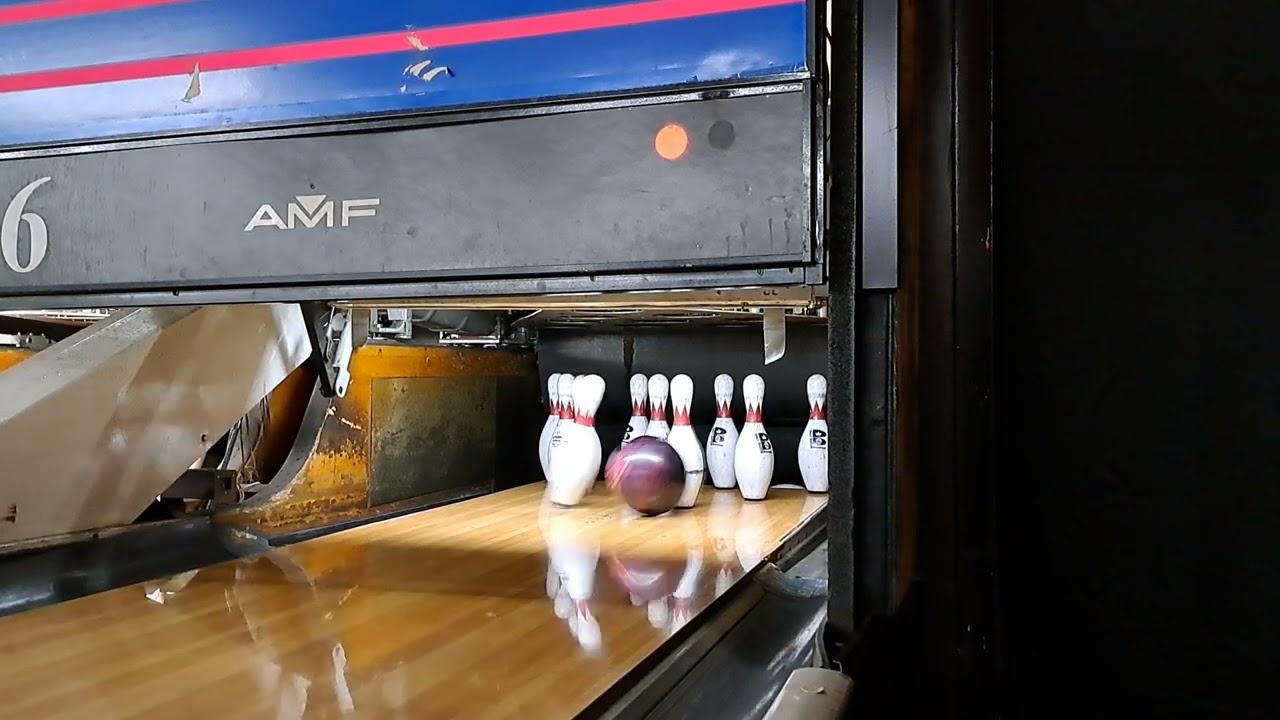 Brunswick A-2 pinsetter in operation
