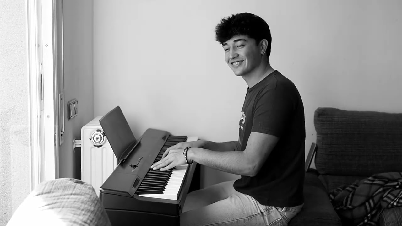 Oriol Nogués plays Ludovico Einaudi
