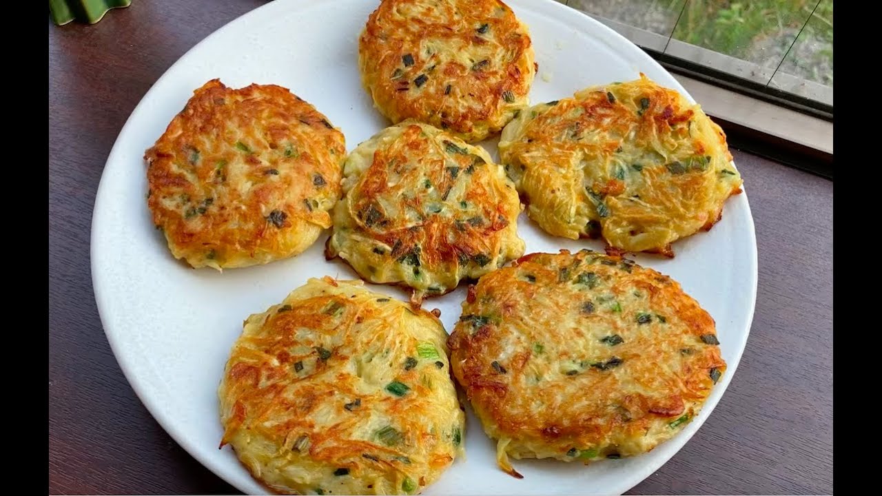 萝卜丝煎饼这样做超好吃，外酥里嫩，一口下去满满都是萝卜的鲜香，做法简单神速