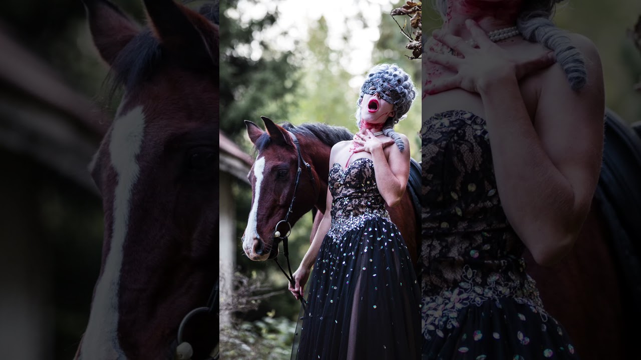 HOW TO take Halloween pictures with a horse. Example 👻 