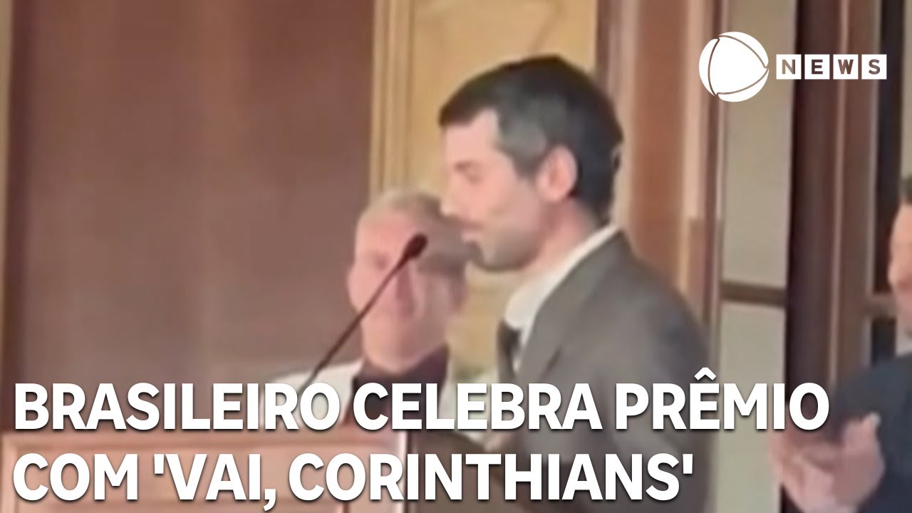 Diretor de fotografia brasileiro ganha pr&ecirc;mio da LAFCA e comemora com 'Vai, Corinthians'
