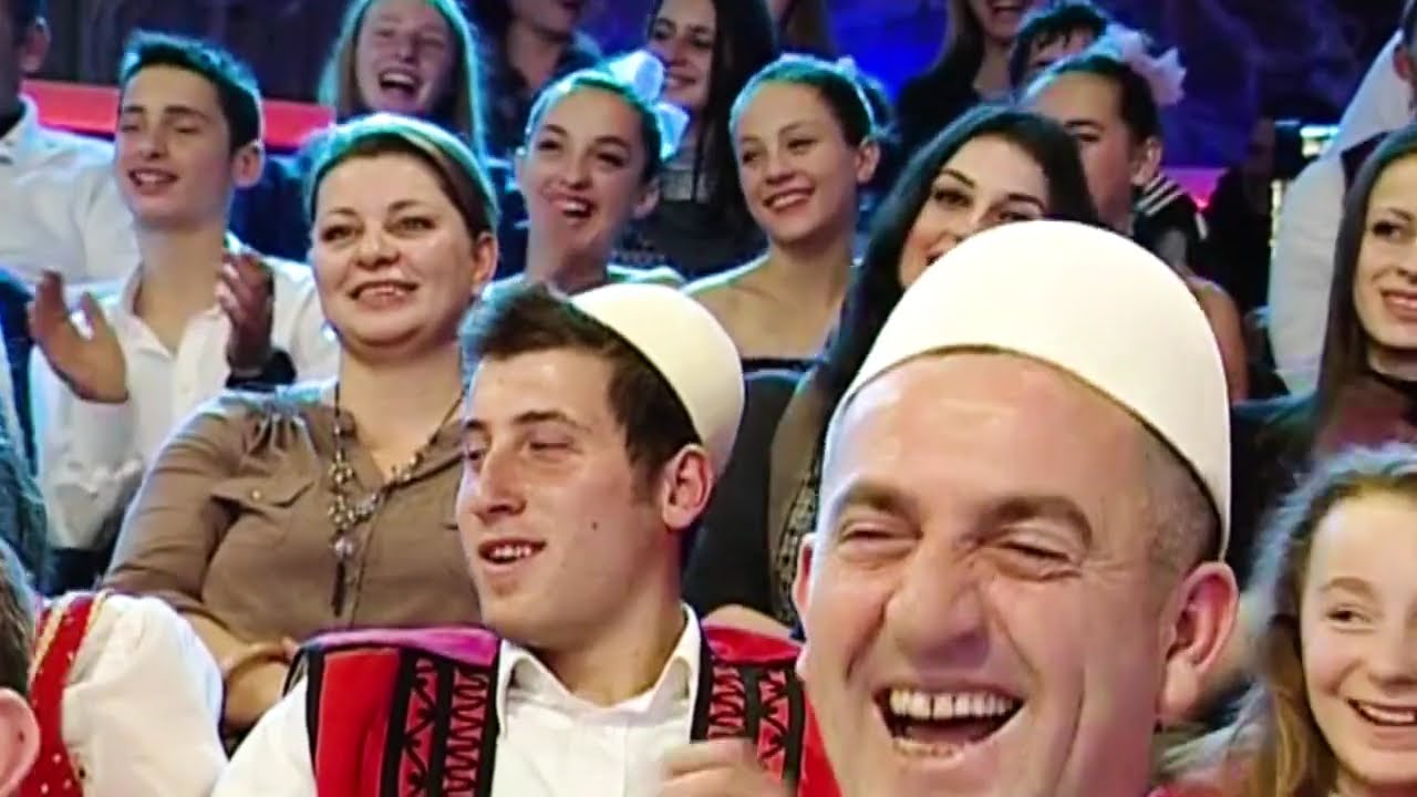 Kalemi:  pshurret prej tute te Ura e Mitrovices- 😂 m paskan plague vallahi! 😳😅
