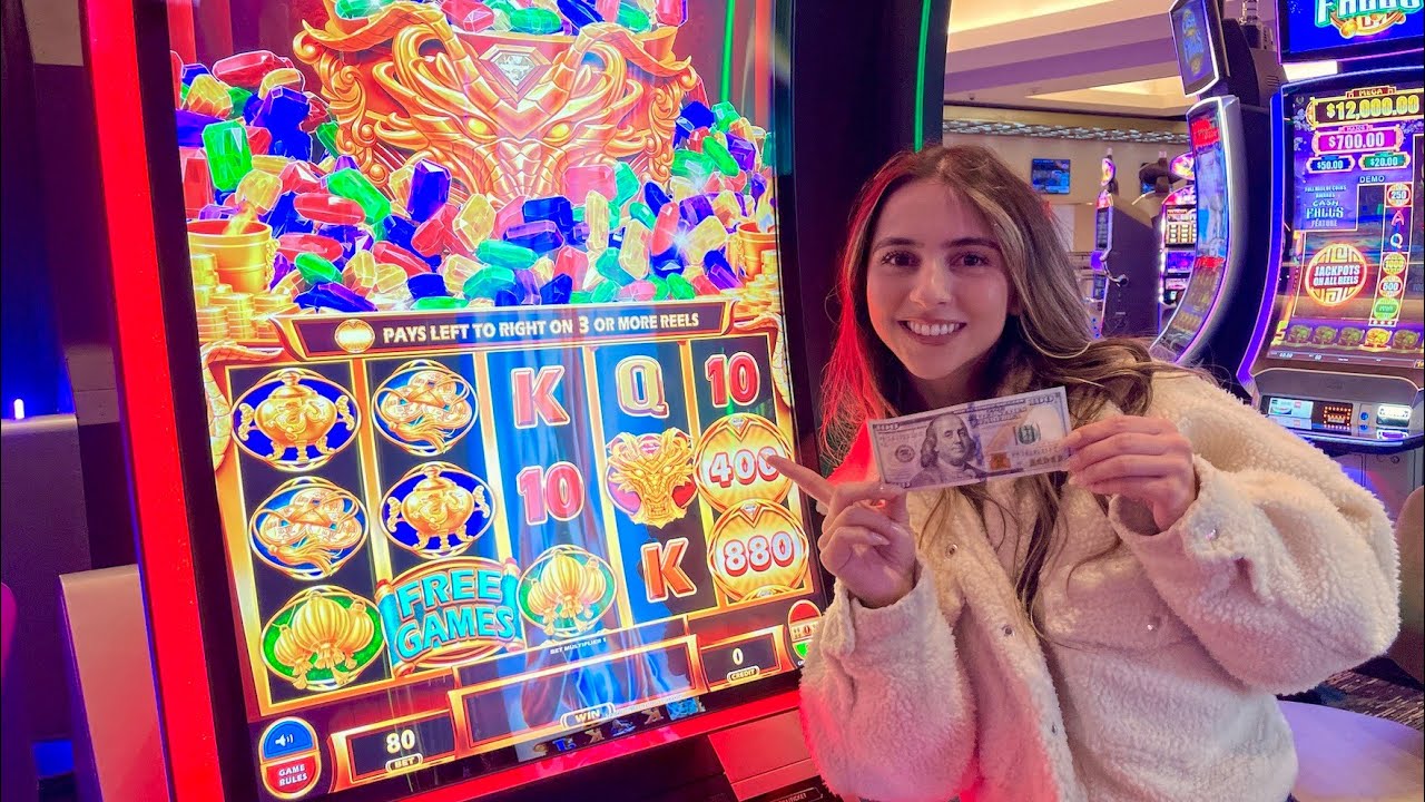 THIS Is Why We Love Playing The Cash Fortune Deluxe Slot Machine At The Linq Casino In Las Vegas!🤗