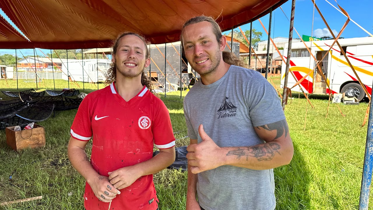 Dentro do Circo Vitória: bastidores dos artistas