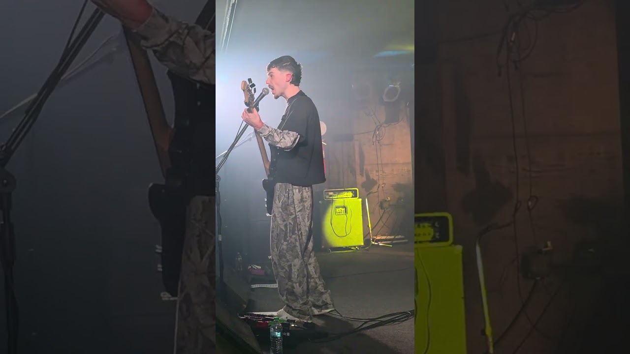Кавер на песню Seek and Destroy в исполнении трибьюта Metallica под названием Prowler, 31.01.2026.