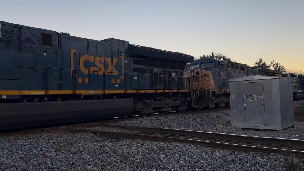 YN2 AC44 CSX 153  and GP38-2 2697 trail on L657 through Savannah. 2/7/2026 7:17 AM