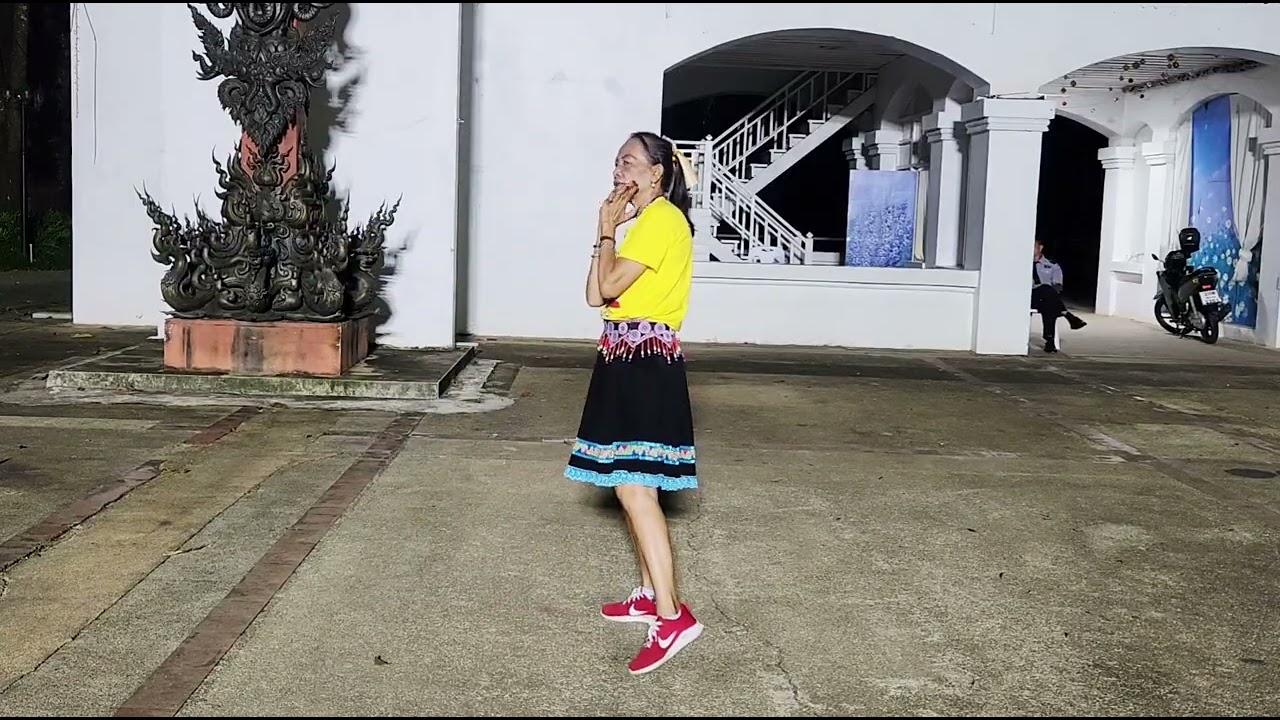 นับ ท่าดิบ.#อิสานเมืองม่วน.#ขอบคุณอาจารย์นิรันดร์ #40c #4w #ครูนีนี่ไลน์แดนซ์#dance #เชียงราย 