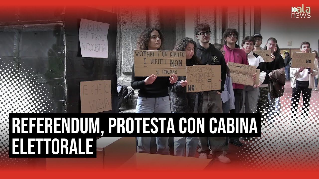 Referendum, protesta con cabina elettorale degli studenti fuorisede a Napoli