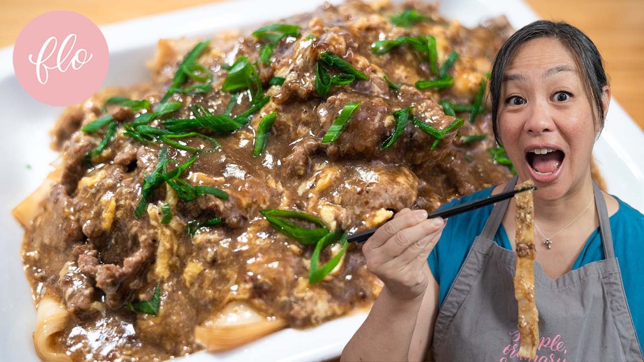 Говядина с рисовой лапшой и яйцом | Wat Tan Hor Fun