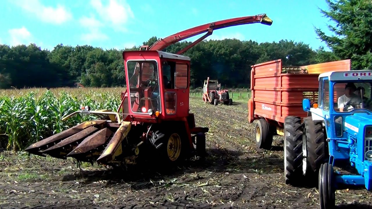 Sperry New Holland 1880 met Ford 5000 en County