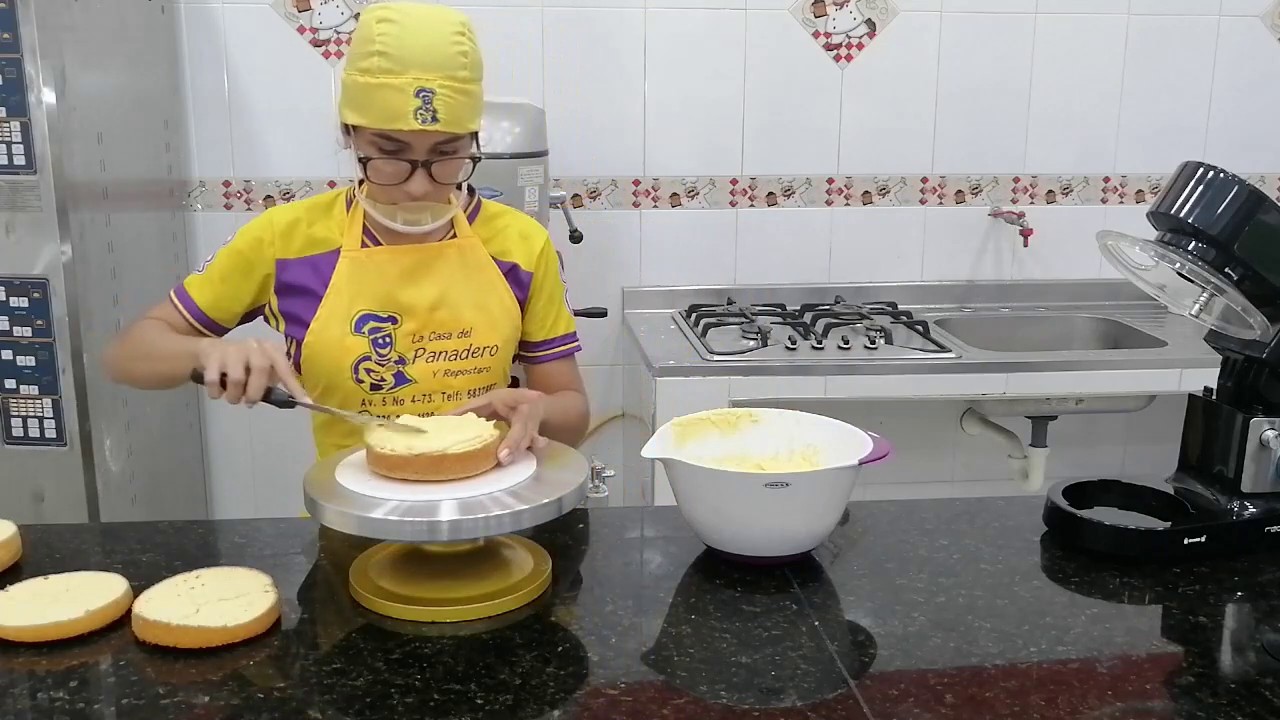 TORTA RELLENA DE CREMA PASTELERA LA CASA DEL PANADERO Y REPOSTERO