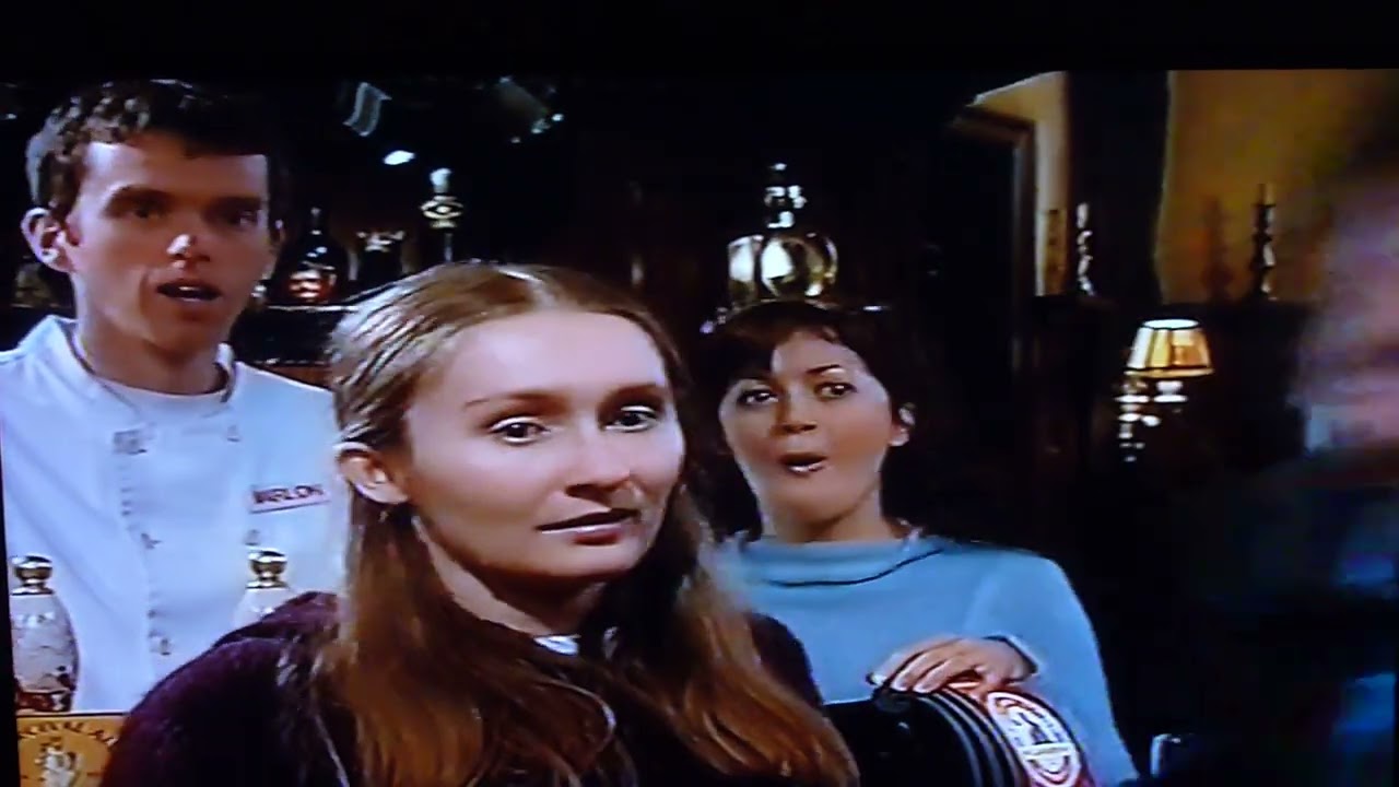 Emmerdale Viv and Diane Classic Catfight 22nd March 2002