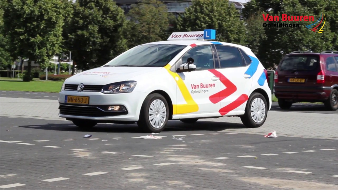 Parkeren vooruit links en rechts - Van Buuren Opleidingen