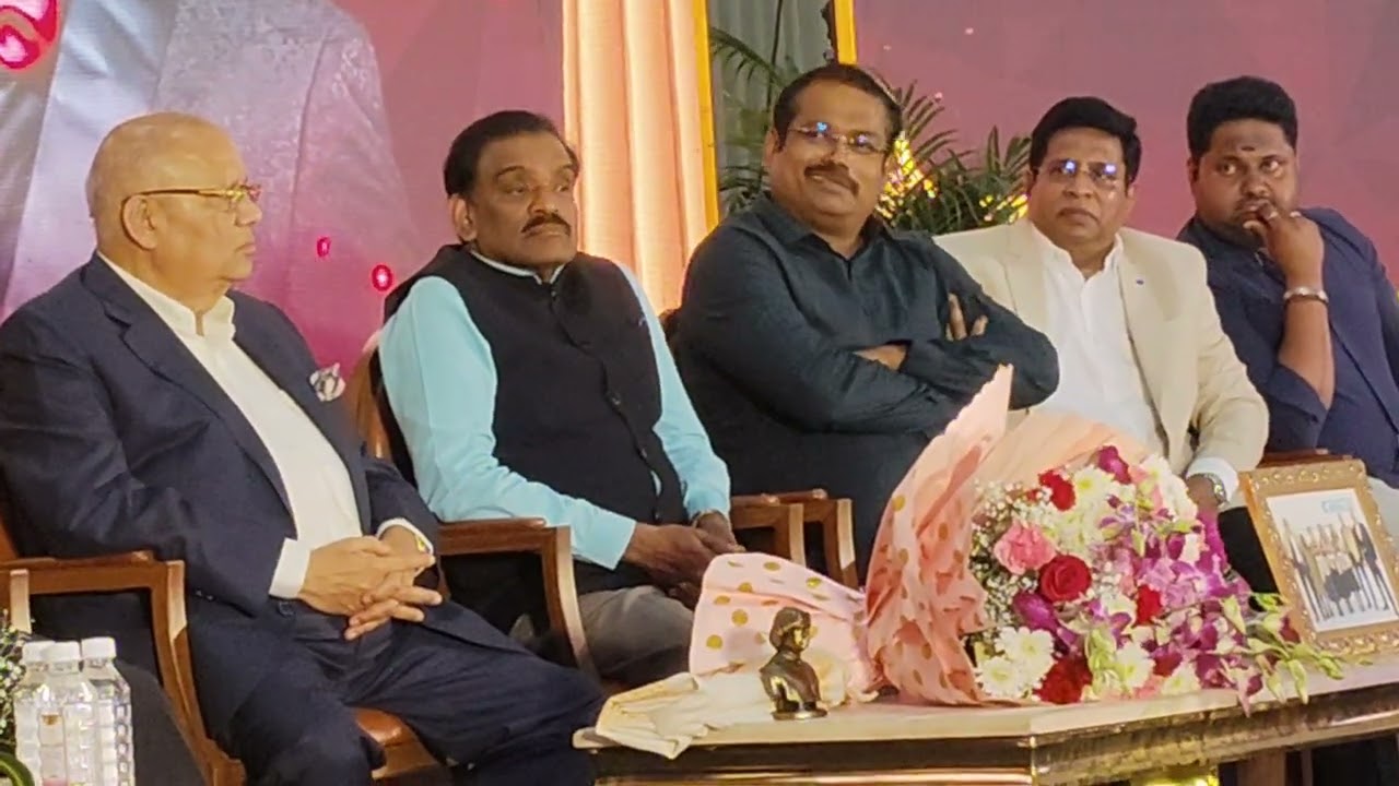 பெரிய மனிதர்களின் வளர்ச்சி என்பது பணத்தால் வந்தது அல்ல: அவர்களின் உழைப்பால்- ஈரோடு மகேஷ்