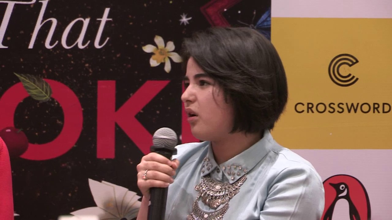 Dangal girl Zaira Wasim Zuni Book LAUNCH WID vINOD CHOPRA