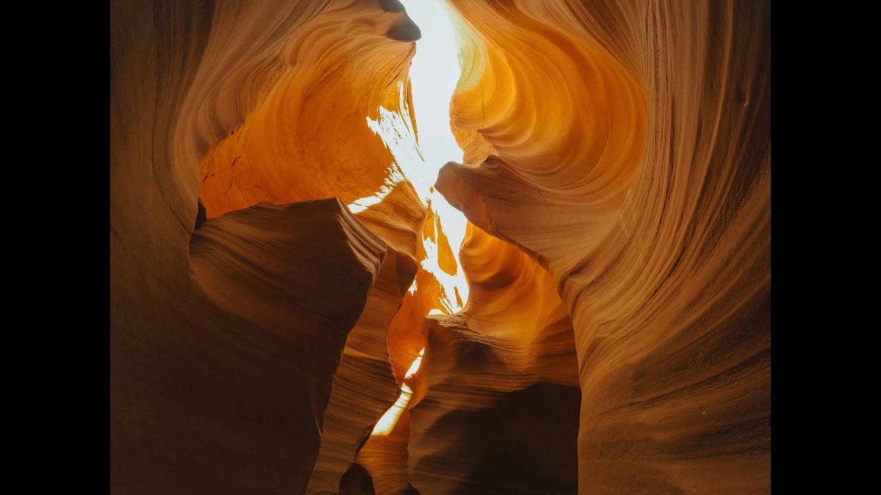 Labyrinth Canyon narrows in Lake Powell