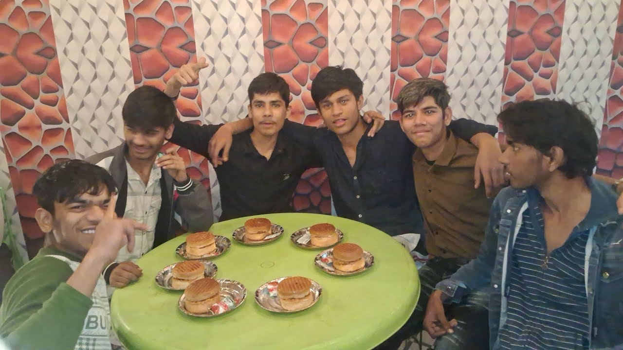 Ye kya ho gaya Varun ke birthday me 😱