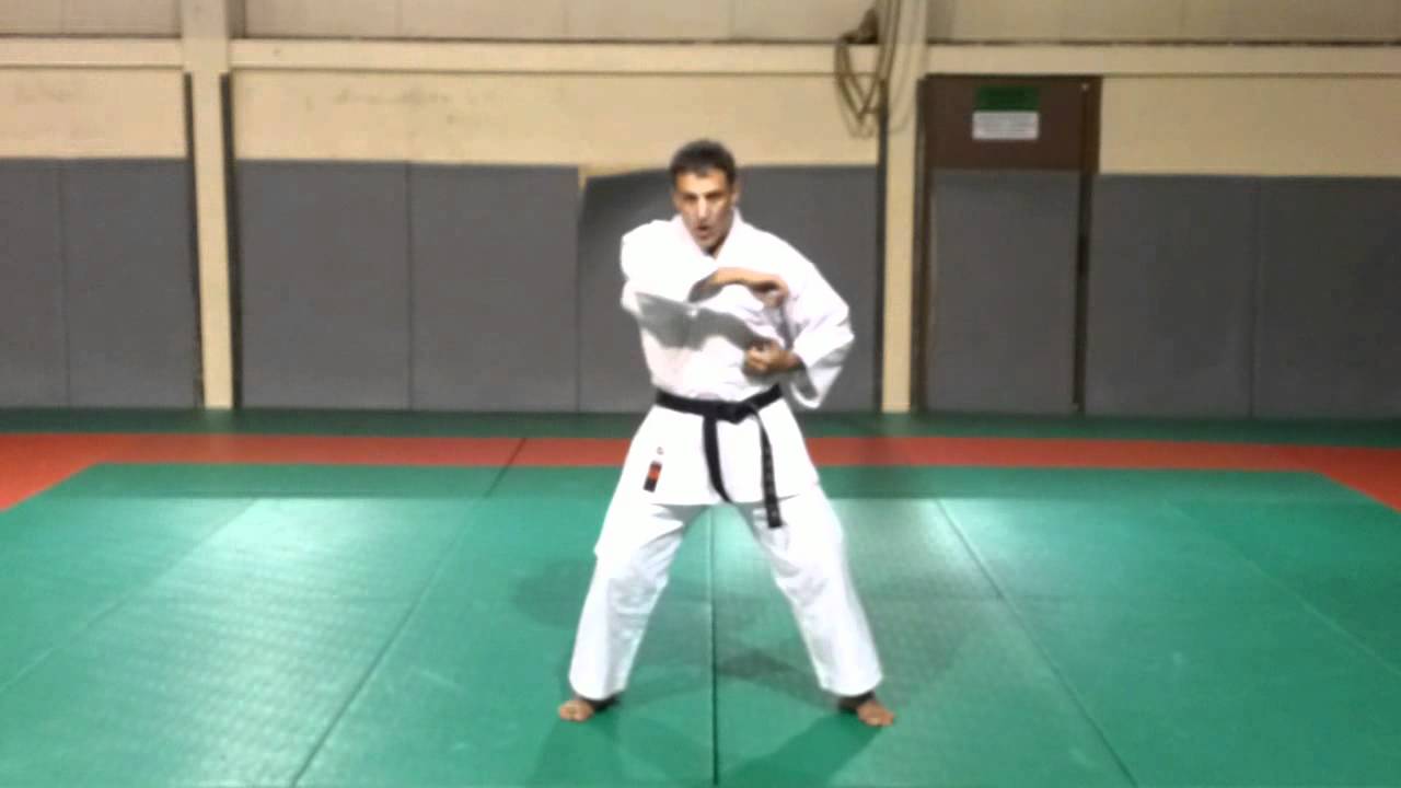 Karate - Uraken Uchi : Le revers du poing [Karate-Blog.net]