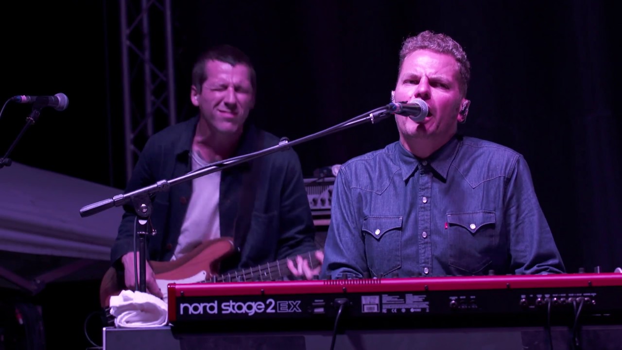 'Achilles Heel' by Toploader performed at LeeStock 2017