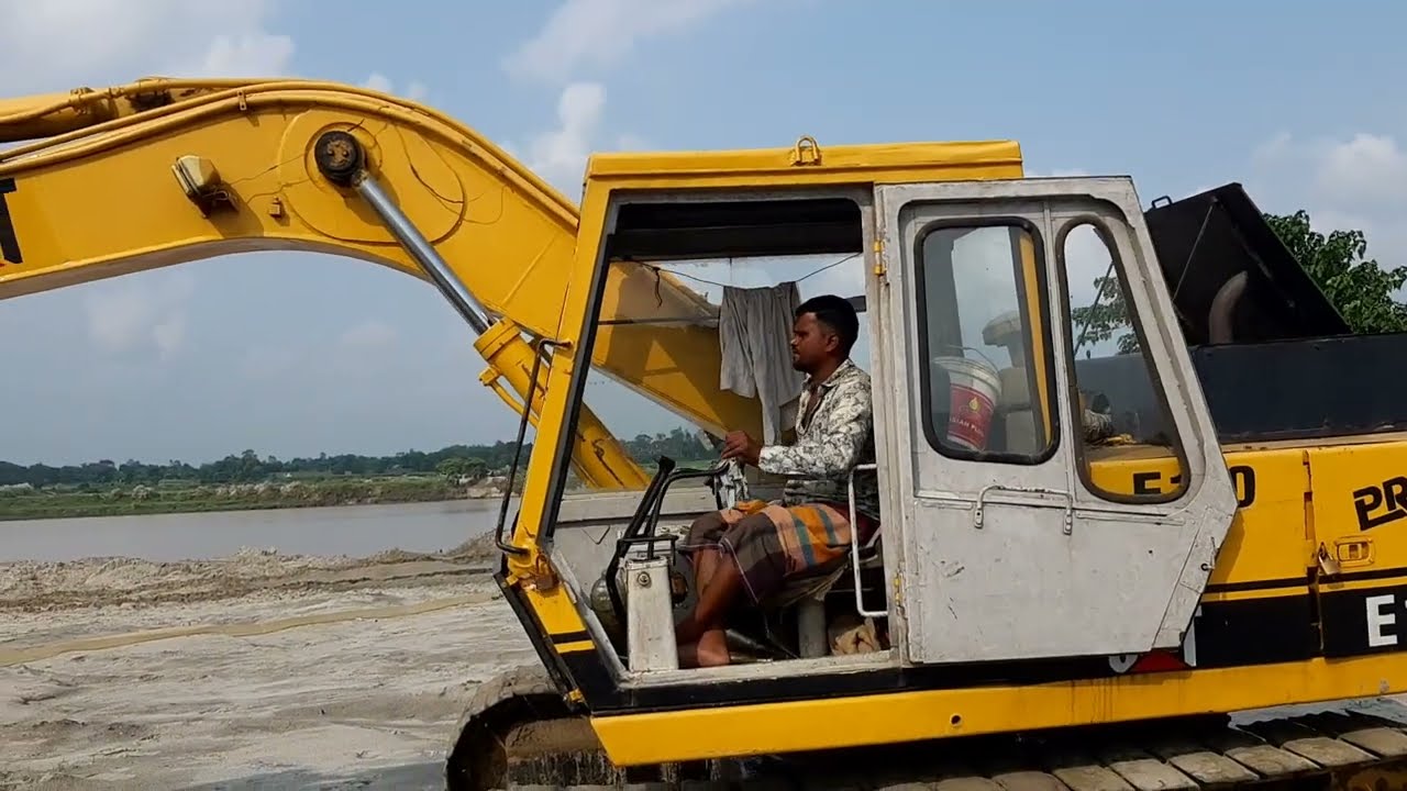 EXTREME MUD LOADING with 3 JCB 3dx and Tata 2518 Truck! 52