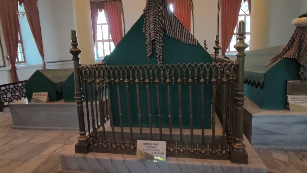 ORHANGAZİ TÜRBESİ                          OSMANLI PADİŞAHI