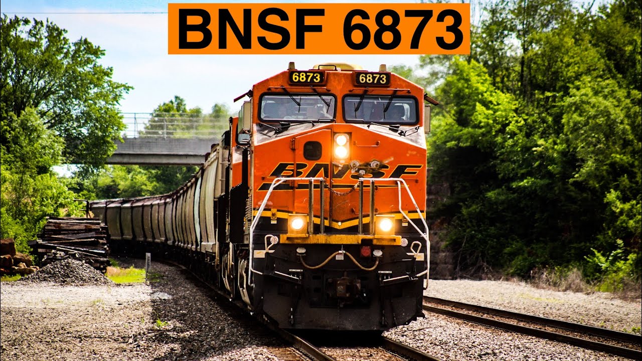 BNSF 6873 leads a grain through La Plata, Missouri