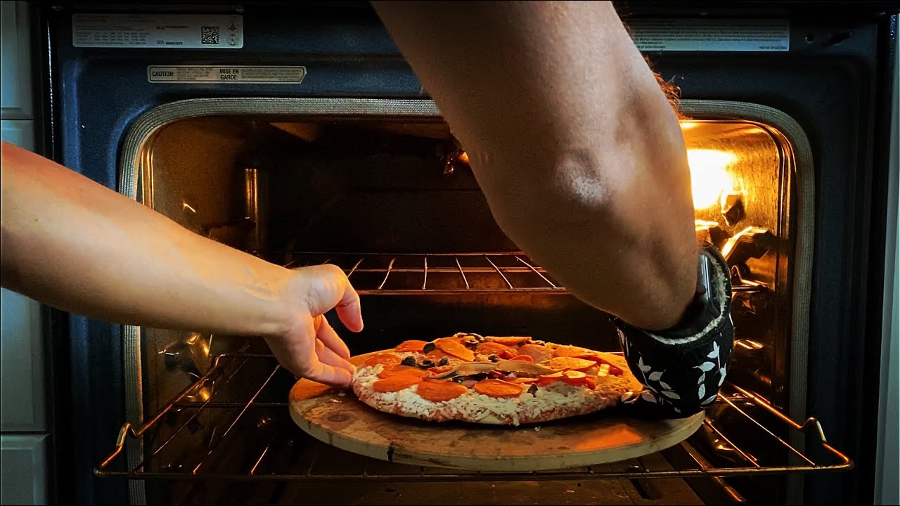 THE BEST FROZEN PIZZA — Screamin’ Sicilian Pizza Co. Supremus Maximus — average guy tested #APPROVED