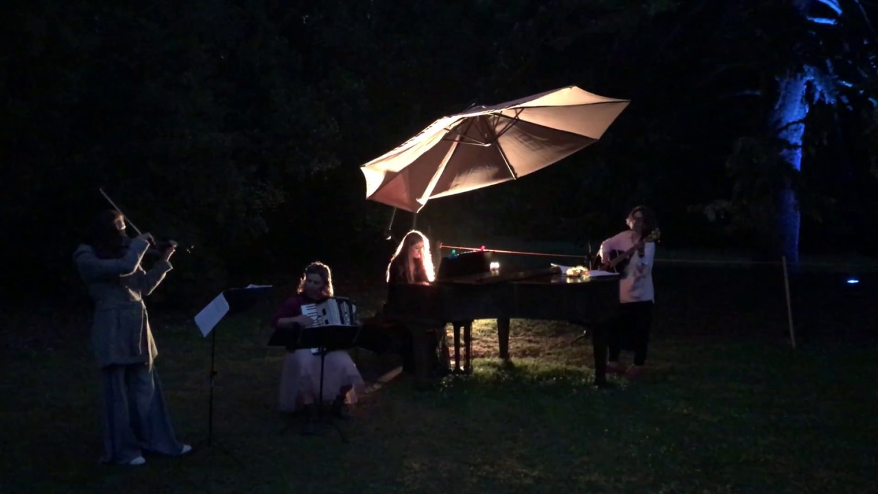 Quinta Tango playing 