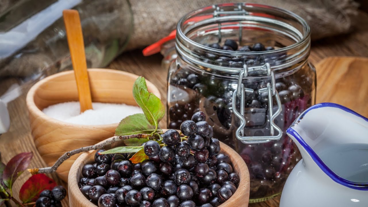 Korzyści zdrowotne aronii (znanej r&oacute;wnież jako aronia) oraz 3 pyszne przepisy