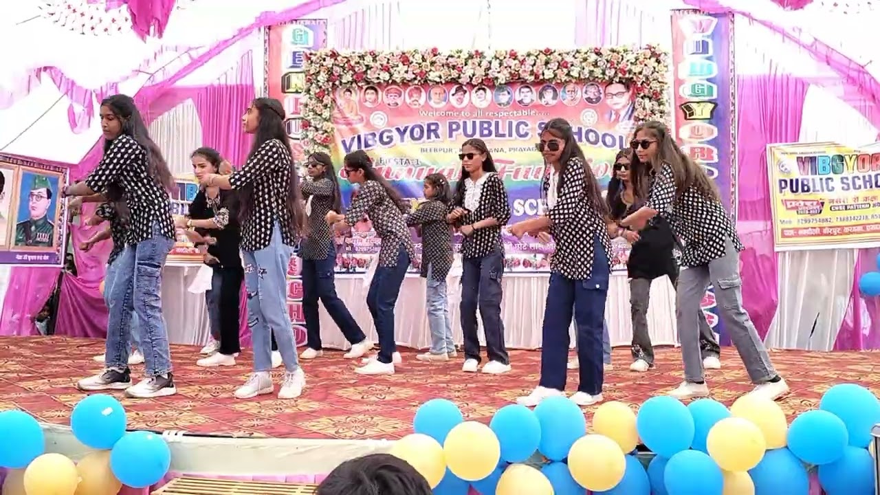 Class 8th girl funny 🤣 dance 🪩 best performance in VPS 