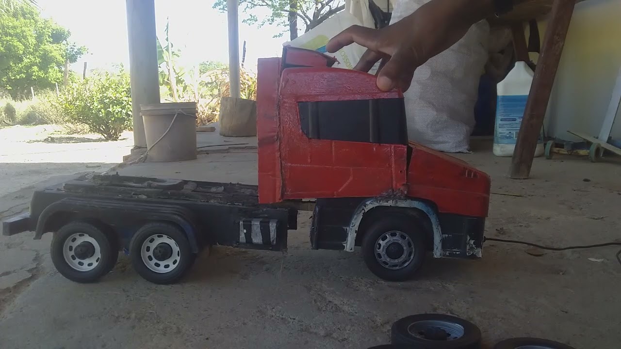 Scania  com rodas  novas  miniatura 