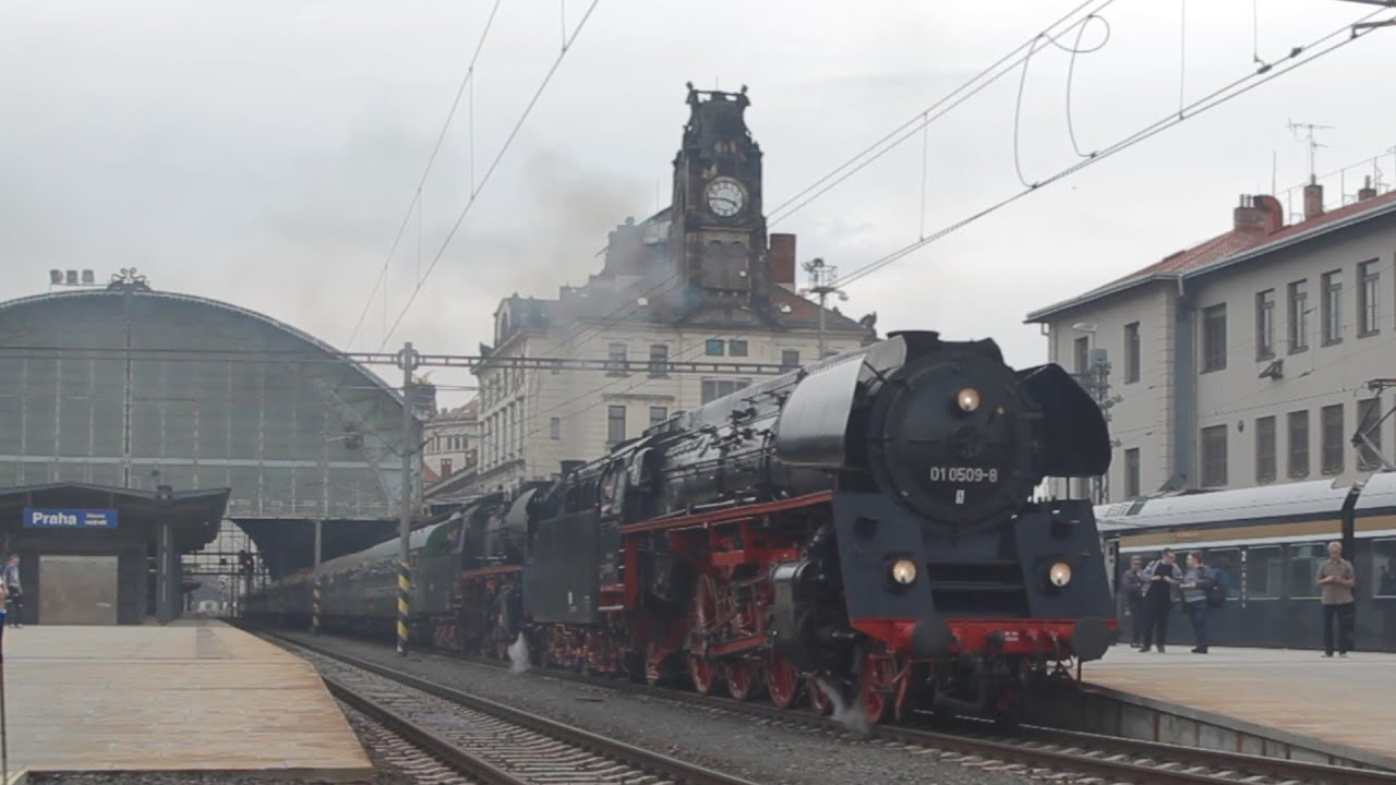 Přípřež německých parních lokomotiv BR 01 0509 + BR 35 1097 na českých kolejích