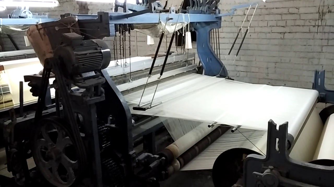 Velvet loom machine