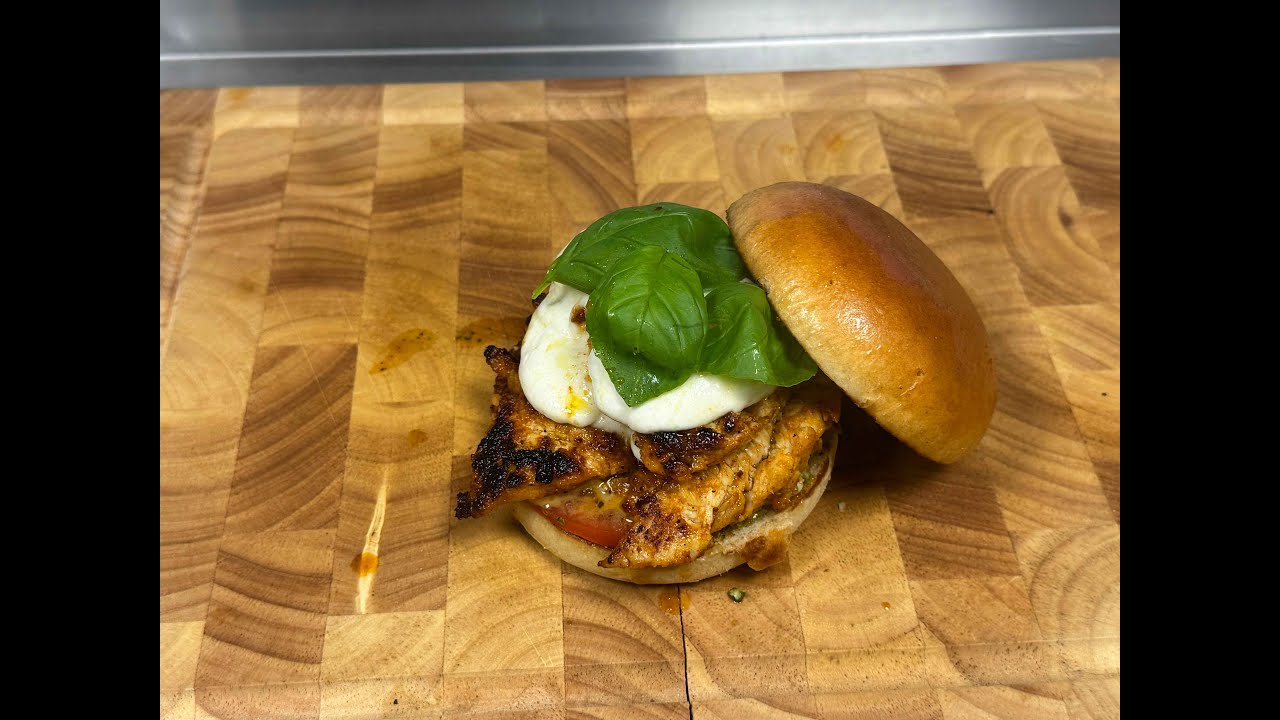Summer Burger with Pesto, Basil&Mozzarella &ndash; Fresh Flavors!11 of 365 Ways to Make SmashBurger/Burger