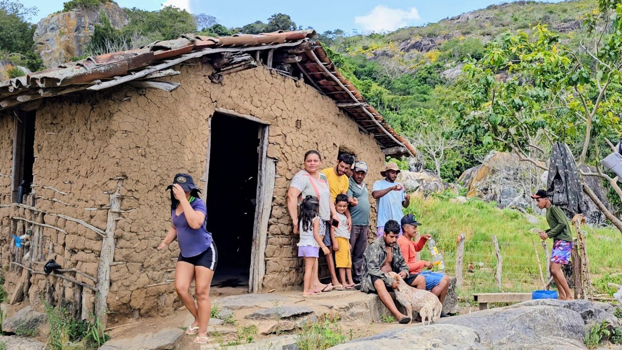 O QUE ESSA FAMÍLIA FEZ PRA SE DIVERTIR NO DOMINGO NO SERTÃO?