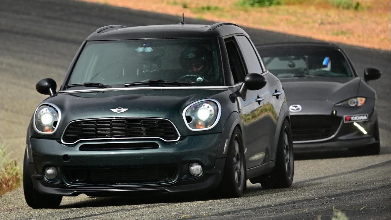 Mini Cooper Countryman VS Touge2Track Touge Battles! Horse Thief Mile - Willow Springs