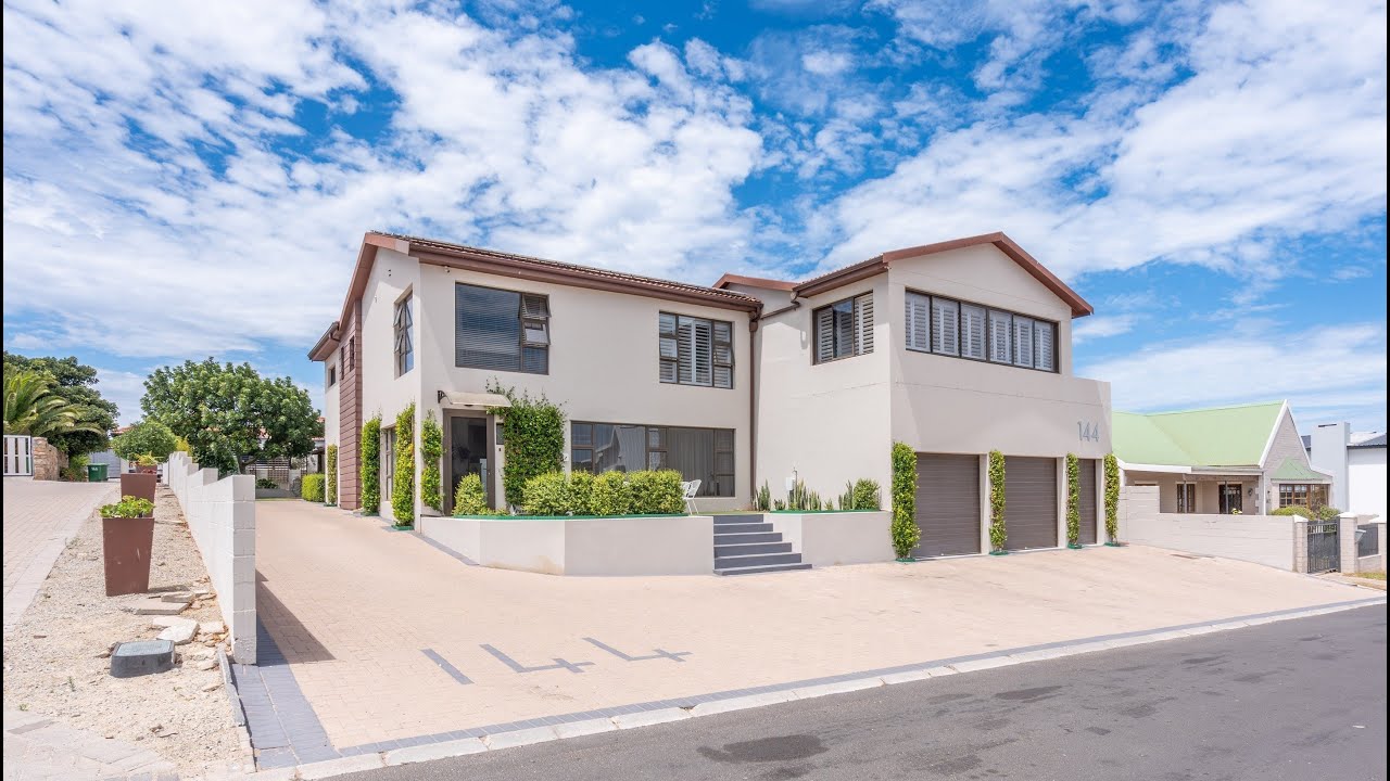 4 Bed Home Plus 2 Bed Flat For Sale - Myburgh Park, Langebaan, West Coast, South Africa R7,995,000