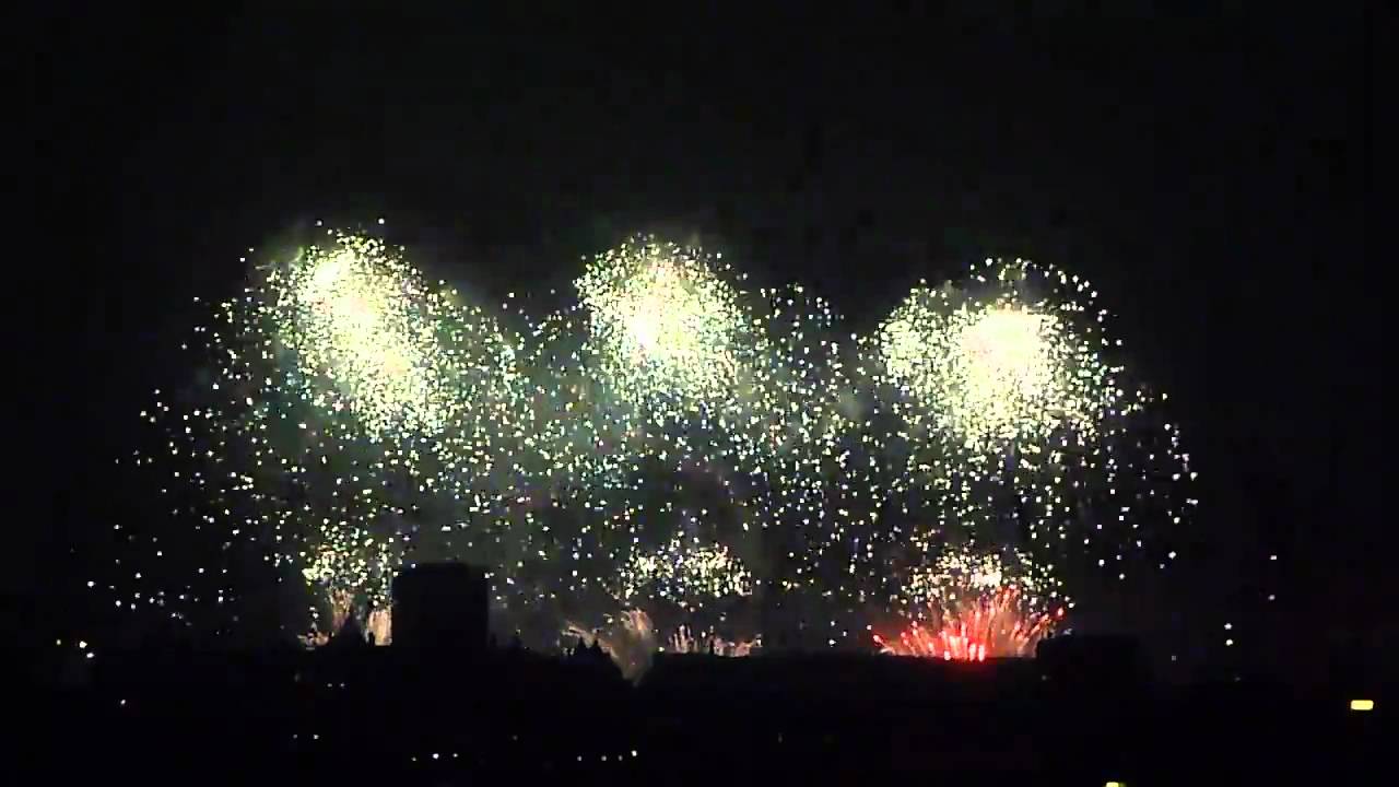 London New Year's Day Fireworks 2011 [Unique POV]