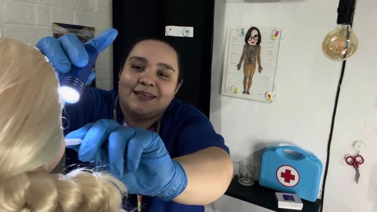 Examen de Rutina y Vacuna 🩺👶💉 │ ASMR Roleplay Pediatra